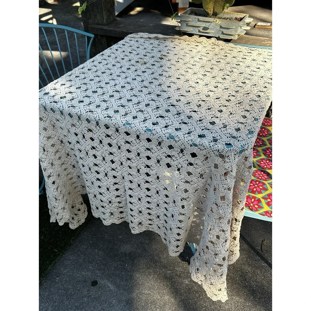 Antique VTG Handmade Crochet Lace Tablecloth Ecru Ivory Scalloped Edge 62x50